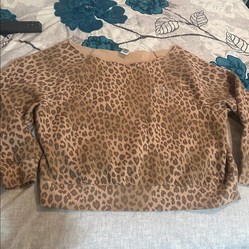 VS PINK Leopard Print Off shoulder Sweatshirt L - Picture 4 of 10